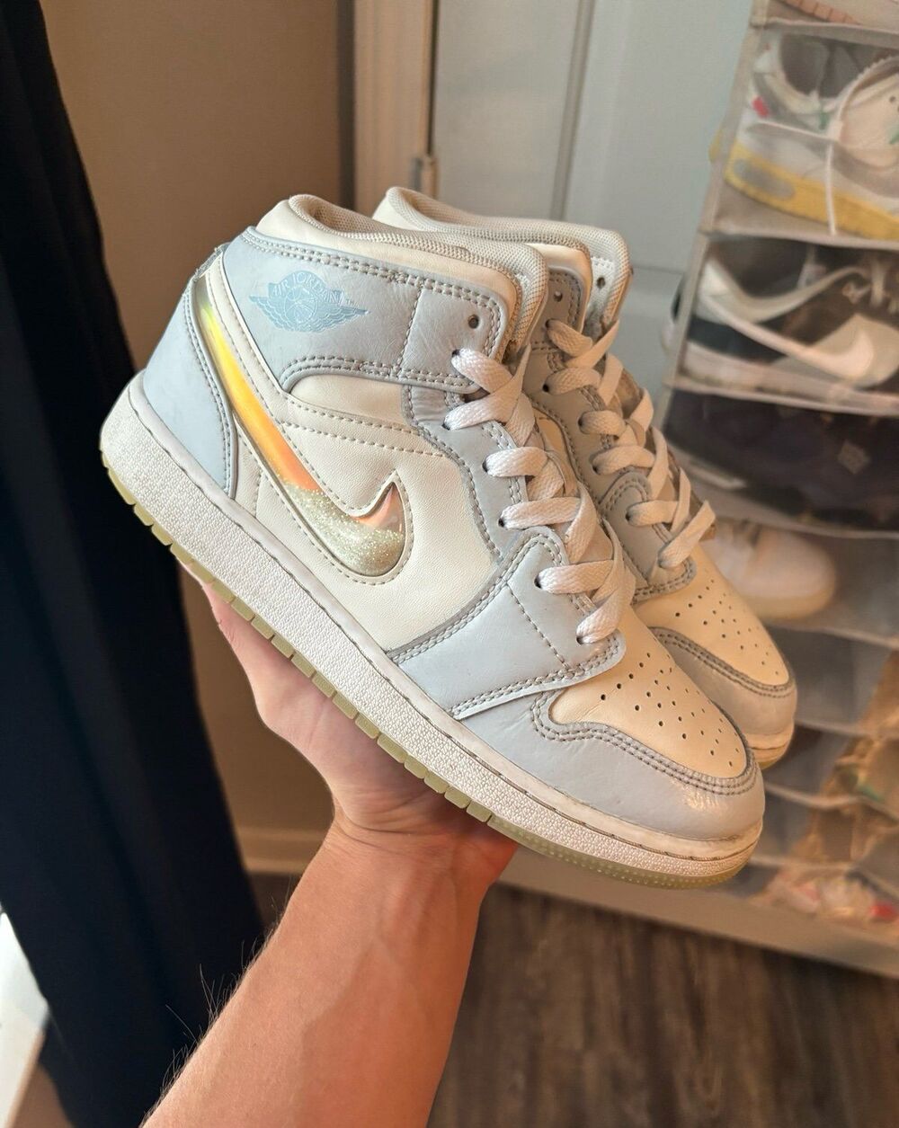 Air Jordan 1 Mid SE Glitter Swoosh Size Women’s 7